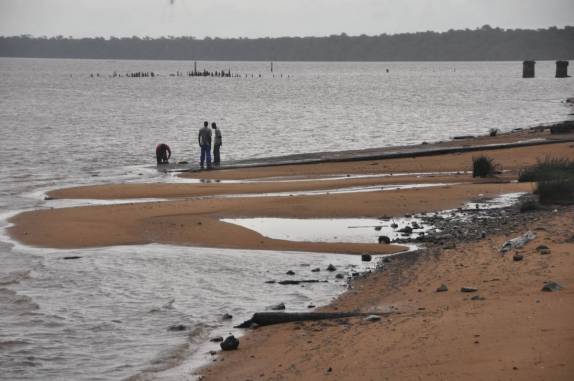 Pequena praia em St. Laurent, na Guiana Francesa